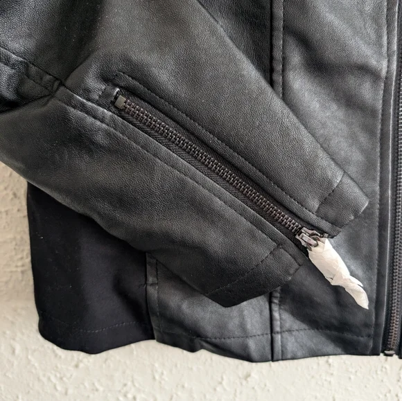 NWOT Colleen Lopez Black Faux Leather Jacket with Floral Embroidery - Picture 4 of 11